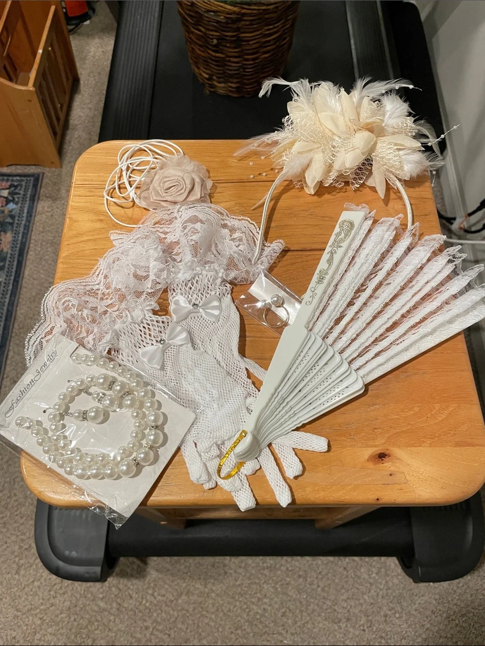 Lace Accessory Set White Lace Gloves Pearl Jewelry Feather Headpiece Lace Fan